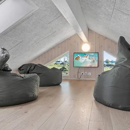 24 Person In Hasselberg *