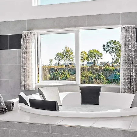 24 Person In Hasselberg